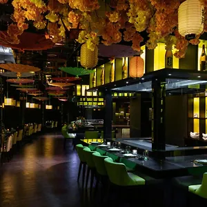 Jw Marriott Marquis Hotel